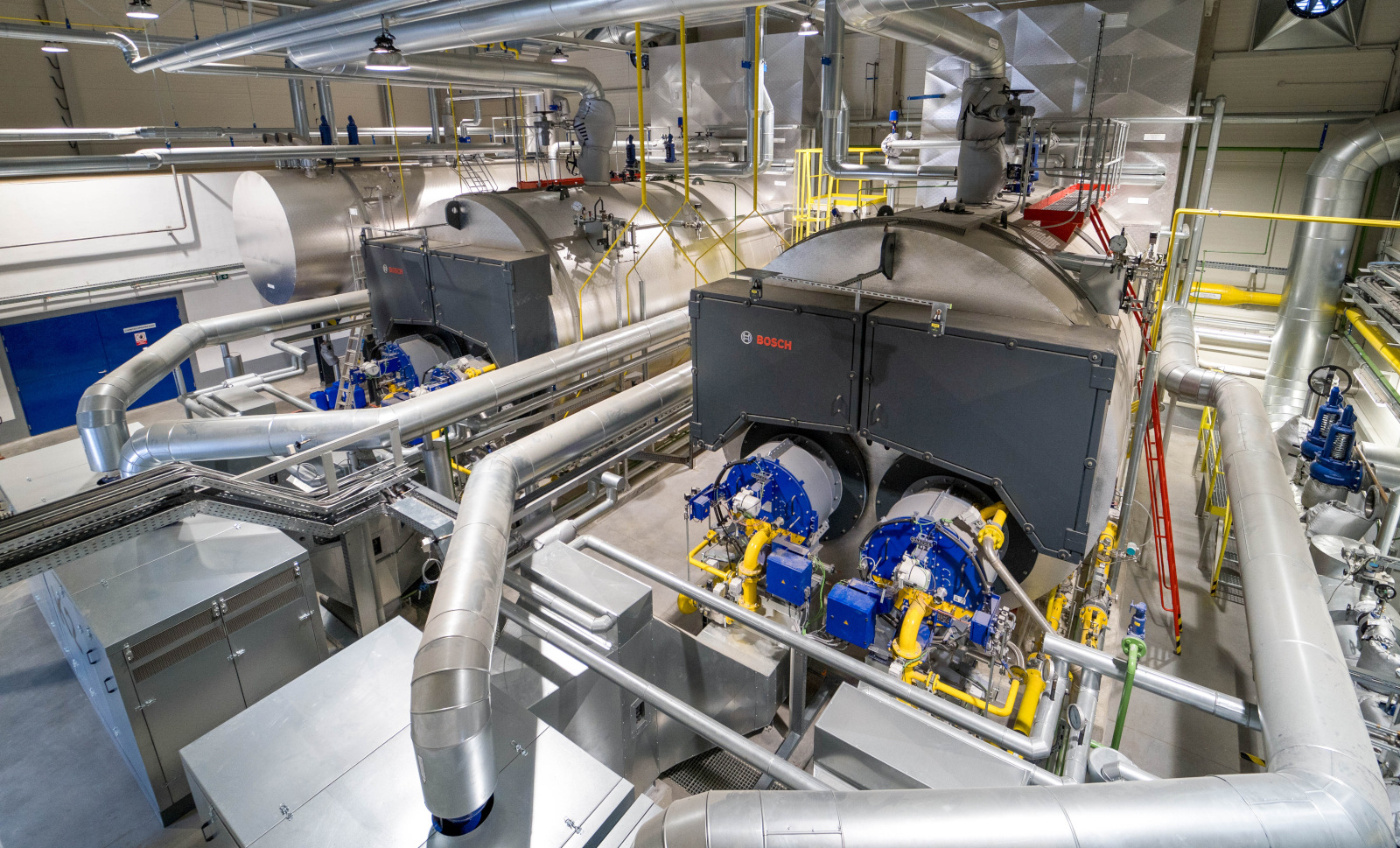 Duoblock burner with separate fan