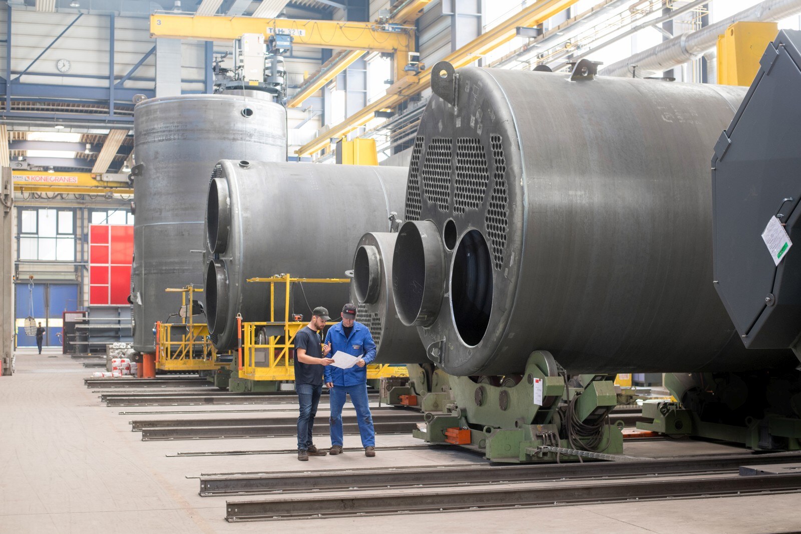 Horizontal and vertical boiler shells at the production in Gunzenhausen, Germany